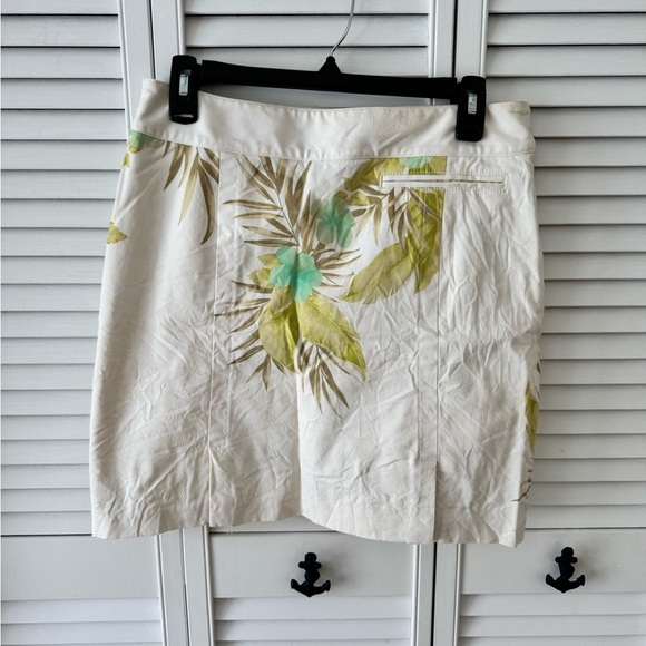 Tommy Bahama Golf Skort - Picture 2 of 4